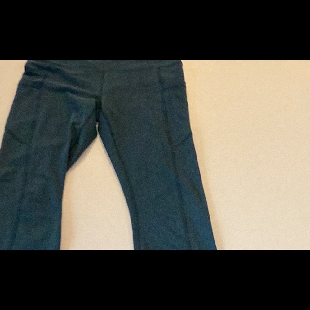 Yogalicious green yoga pants size large.